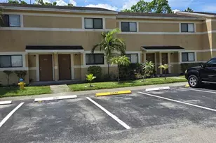 9478 Palm Cir S, Pembroke Pines, FL 33025 - Photo 1