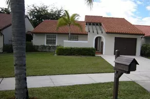 31 Columbia Ct, Deerfield Beach, FL 33442 - Photo 1