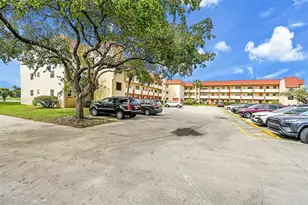 2931 Sunrise Lakes Dr Unit, Sunrise, FL 33322 - Photo 1