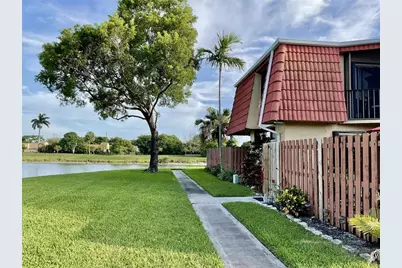 8376  Trent Ct, Unit #B, Boca Raton, FL 33433 - Photo 1