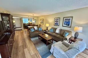 575 Oaks Ln, Pompano Beach, FL 33069 - Photo 1