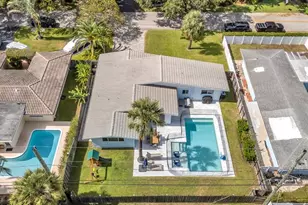 2020 NE 34th Ct, Lighthouse Point, FL 33064 - Photo 1