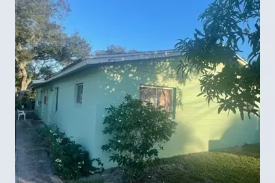 414 N 18th St, Fort Pierce, FL 34950 - Photo 1