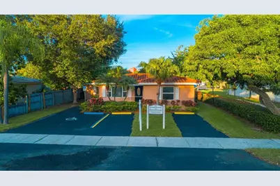 18 NE 2nd Ave, Dania Beach, FL 33004 - Photo 1