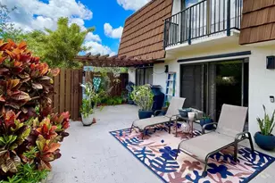 915 SW 120th Way, Davie, FL 33325 - Photo 1