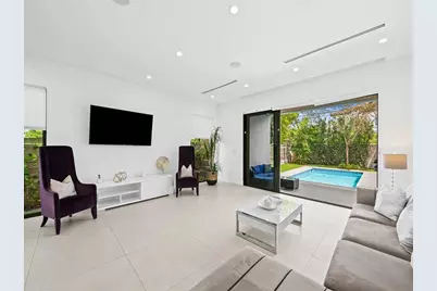 1113 NE 2nd St, Fort Lauderdale, FL 33301 - Photo 1