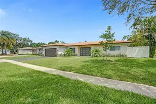 5361 SW 7th St, Plantation, FL 33317 - Photo 1