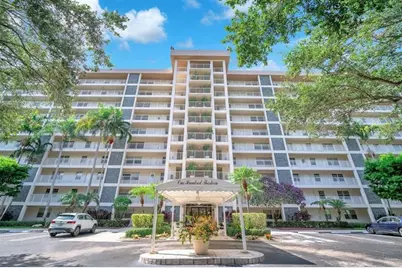 3520 Oaks Way #705, Pompano Beach, FL 33069 - Photo 1