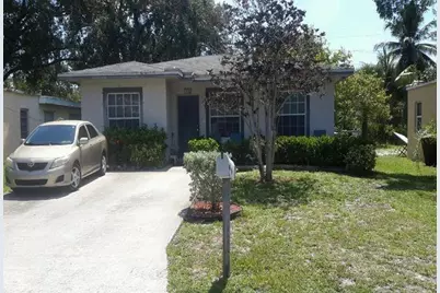 720 NW 15th Ter, Fort Lauderdale, FL 33311 - Photo 1