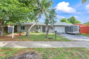 11 NE 18th St, Pompano Beach, FL 33060 - Photo 1