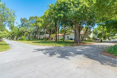 1800  SE 1 Ave, Fort Lauderdale, FL 33316 - Photo 1