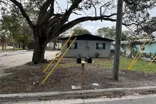 427 N 11th St, Fort Pierce, FL 34950 - Photo 1