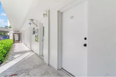 2555 NE 11th St, Unit #108, Fort Lauderdale, FL 33304 - Photo 1