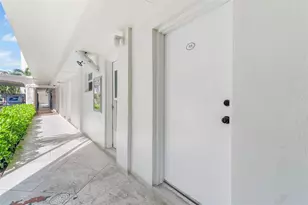 2555 NE 11th St, Fort Lauderdale, FL 33304 - Photo 1