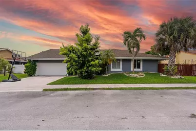 8810 NW Paradise Ct, Tamarac, FL 33321 - Photo 1