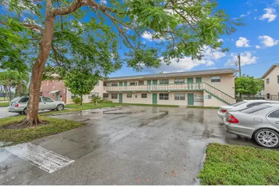 290 NE 40th Street #12, Oakland Park, FL 33334 - Photo 1