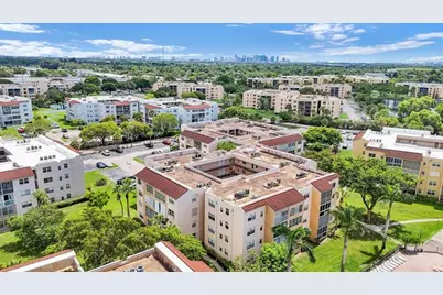 2811  Somerset Dr, Unit #307, Lauderdale Lakes, FL 33311 - Photo 1