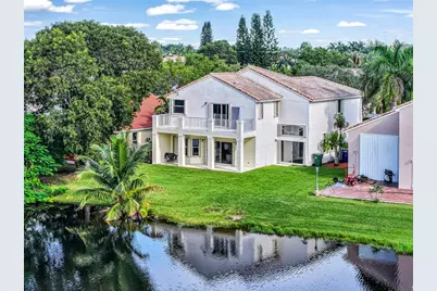 19126 SW 5th St, Pembroke Pines, FL 33029 - Photo 1