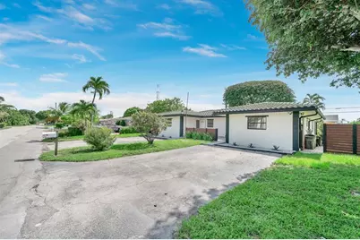 2599 NE 2nd Ave, Boca Raton, FL 33431 - Photo 1