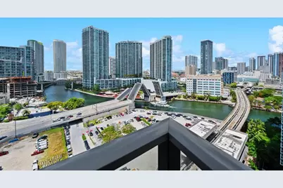 31 SE 6th St, Unit #2002, Miami, FL 33131 - Photo 1
