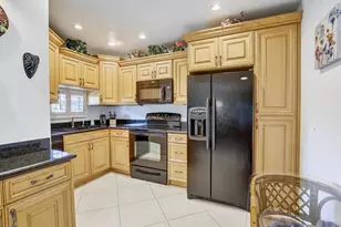 820 S Hollybrook Dr, Pembroke Pines, FL 33025 - Photo 1