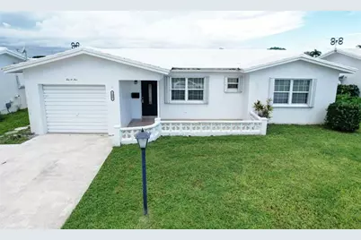 1005 SW 4th Way, Boynton Beach, FL 33426 - Photo 1