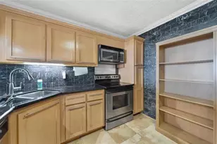 2780 NE 183rd St, Aventura, FL 33160 - Photo 1