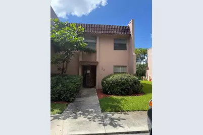 22  Laredo, Davie, FL 33324 - Photo 1