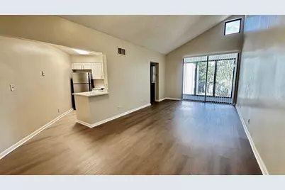 215  Lake Pointe Dr, Unit #208, Oakland Park, FL 33309 - Photo 1