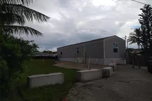 2725 SE Carroll St, Stuart, FL 34997 - Photo 1