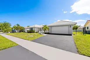 2124 NE 65th St, Fort Lauderdale, FL 33308 - Photo 1