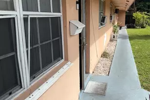 318 SW 2nd Ct, Pompano Beach, FL 33060 - Photo 1