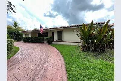6873  Loch Ness Dr, Miami Lakes, FL 33014 - Photo 1