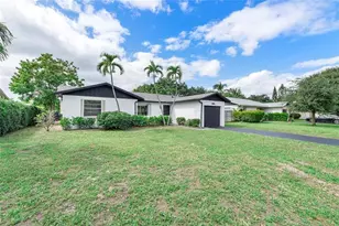 2416 NW 98th Ln, Coral Springs, FL 33065 - Photo 1