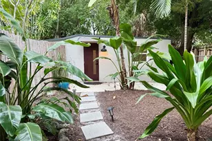 1028 NE 36th St, Oakland Park, FL 33334 - Photo 1