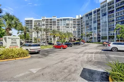 1000  Parkview Dr, Unit #905, Hallandale Beach, FL 33009 - Photo 1