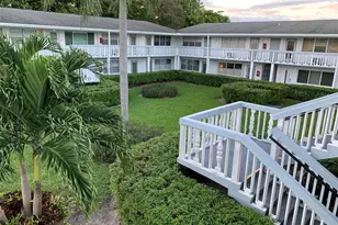 208 Newport L Unit, Deerfield Beach, FL 33442 - Photo 1