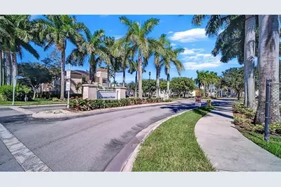 2589 NE 4th Street #204, Homestead, FL 33033 - Photo 1