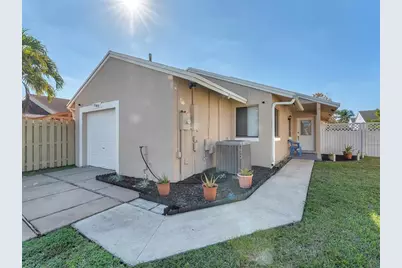 1160 SW 110th Ave, Pembroke Pines, FL 33025 - Photo 1