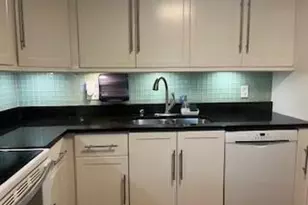 565 Oaks Ln, Pompano Beach, FL 33069 - Photo 20