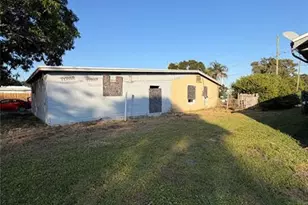 107 S 23rd St, Fort Pierce, FL 34950 - Photo 1