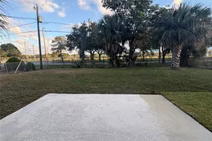 1452 N Mangonia Dr, West Palm Beach, FL 33401 - Photo 1