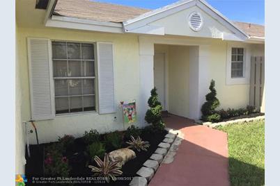 3760 NW 107th Ter - Photo 1