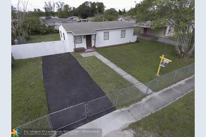 1631 NW 14th Ct - Photo 1