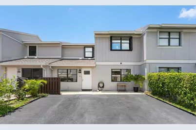 5324  Tennis Ln, Delray Beach, FL 33484 - Photo 1