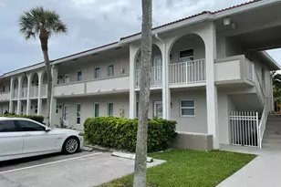 250 NE 20th St, Boca Raton, FL 33431 - Photo 1