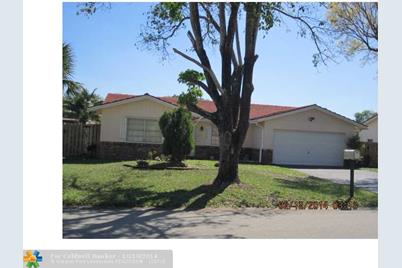 11530 NW 41st St - Photo 1