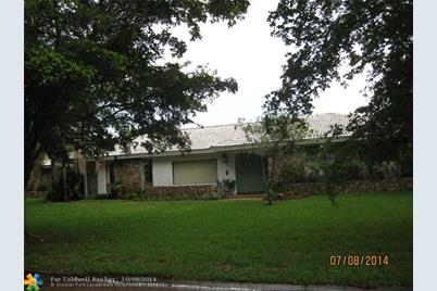 10760 NW 24th St - Photo 1