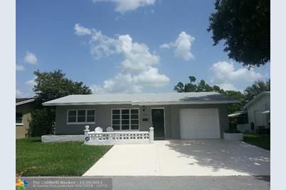 7415 NW 58th Ct - Photo 1