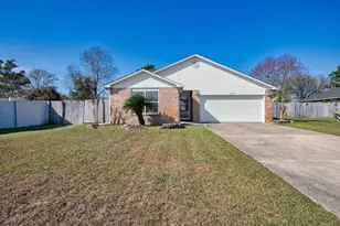 2227 Parker Pl Ct, Navarre, FL 32566 - Photo 1